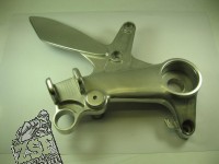 1 Halter (rechte Fussraste)