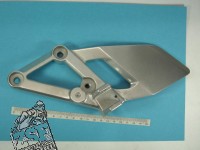 1 Halter (links Fussraste)